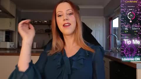 Amorina online show from 11.25.25