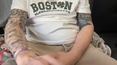 Snapshot of stroking33again chatting on 02.18.25 stroking33again online show from 02.18.25