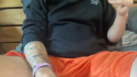 Snapshot of stroking33again chatting on 10.02.25 stroking33again online show from 10.02.25