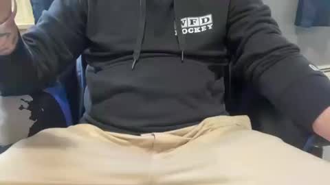 Snapshot of stroking33again chatting on 10.12.25 stroking33again online show from 10.12.25