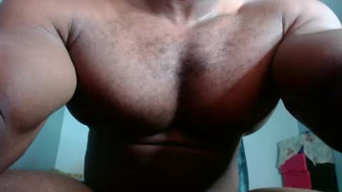 strong_george1 online show from 01.05.25