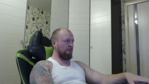 Snapshot of strongass18 chatting on 04.23.26 Alex online show from 04.23.26