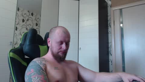 Snapshot of strongass18 chatting on 05.02.26 Alex online show from 05.02.26