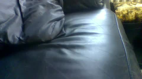 stud_1975 online show from 12.27.24