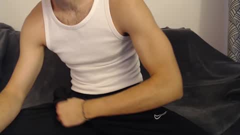 Snapshot of studfromparis chatting on 12.03.24 Stud From Paris online show from 12.03.24