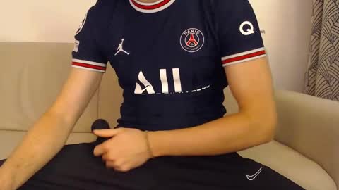 Snapshot of studfromparis chatting on 02.09.25 Stud From Paris online show from 02.09.25