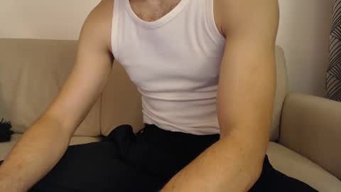 Snapshot of studfromparis chatting on 02.20.25 Stud From Paris online show from 02.20.25