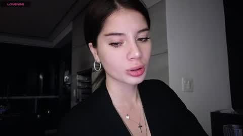 Snapshot of stuirt chatting on 06.19.26 Sofa online show from 06.19.26