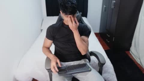 stylish men online show from 10.15.25