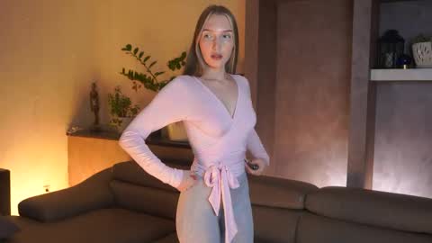 Mure online show from 04.10.26