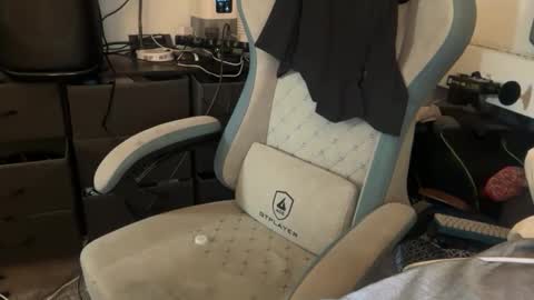 Snapshot of sub_boy221059 chatting on 10.31.25 sub_boy221059 online show from 10.31.25