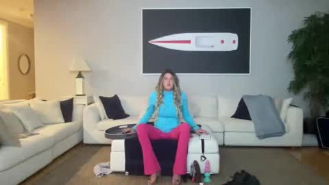 Sissy Isabella online show from 11.04.25