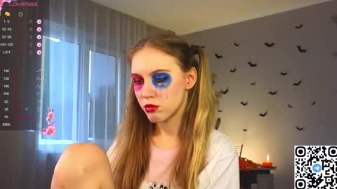 Snapshot of succubelle chatting on 10.31.25 Eda online show from 10.31.25