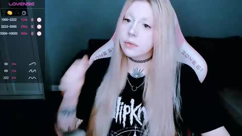 succubus_leslie online show from 10.24.25