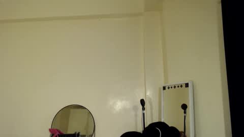 Snapshot of suckablechick chatting on 12.02.24 Marry online show from 12.02.24