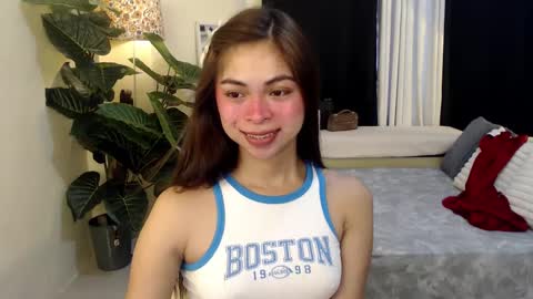 Snapshot of suckablechick chatting on 03.06.25 Marry online show from 03.06.25