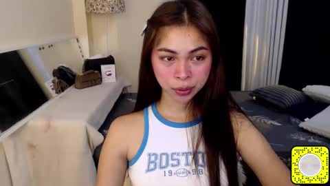 Snapshot of suckablechick chatting on 03.11.25 Marry online show from 03.11.25