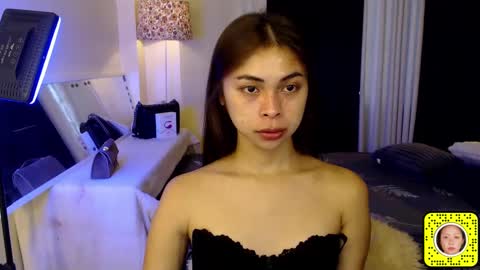 Snapshot of suckablechick chatting on 03.12.25 Marry online show from 03.12.25