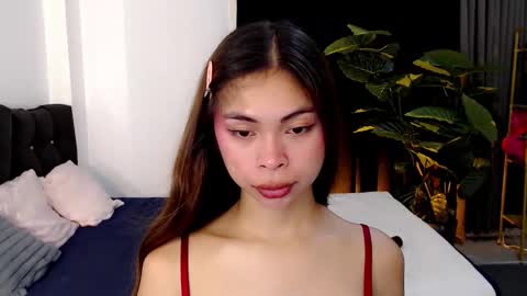 Snapshot of suckablechick chatting on 10.30.25 Marry online show from 10.30.25