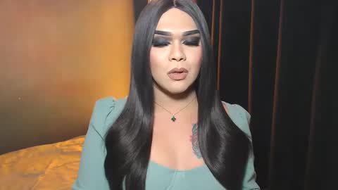 Snapshot of suckablecockoffreya chatting on 12.27.24 JADE ELYSE online show from 12.27.24