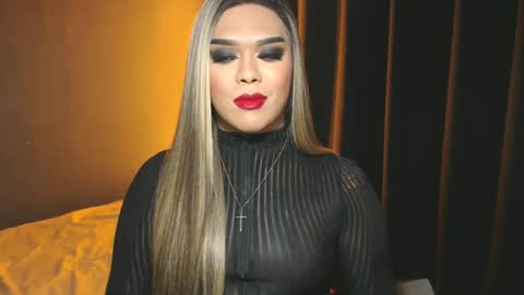 Snapshot of suckablecockoffreya chatting on 01.12.25 JADE ELYSE online show from 01.12.25