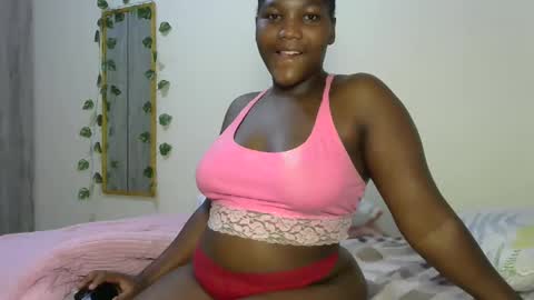 Snapshot of sucker_queen chatting on 02.06.25 Beverly online show from 02.06.25