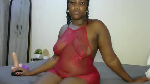 Snapshot of sucker_queen chatting on 09.25.25 Beverly online show from 09.25.25