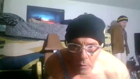 Snapshot of suckitu812 chatting on 10.10.25 SUCKITU812 online show from 10.10.25