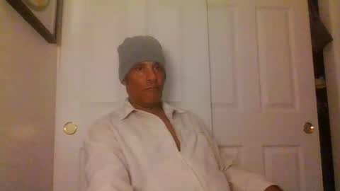 Snapshot of suckitu812 chatting on 11.05.25 SUCKITU812 online show from 11.05.25