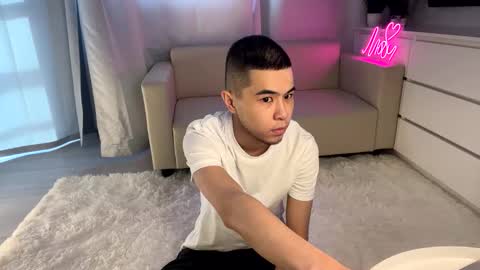 Snapshot of sue_star chatting on 02.08.25 Emmy online show from 02.08.25