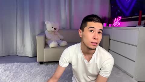 Snapshot of sue_star chatting on 10.09.25 Emmy online show from 10.09.25