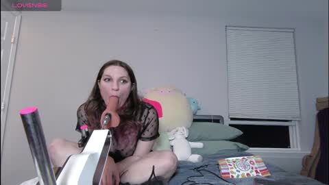 Snapshot of sufferbunny chatting on 03.11.25 Nikki Sabel online show from 03.11.25
