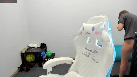 Snapshot of sugar_bunny_girl chatting on 10.20.25 Ariana online show from 10.20.25