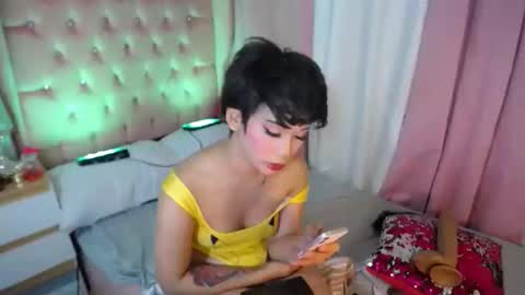 Snapshot of sugar_hally chatting on 09.16.25 your ultimate goddess online show from 09.16.25