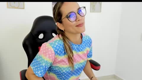 Snapshot of sugar_milff chatting on 01.25.25 sugar_milff online show from 01.25.25