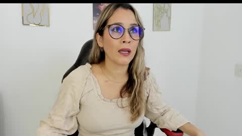 Snapshot of sugar_milff chatting on 03.11.25 sugar_milff online show from 03.11.25