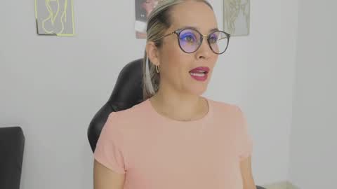 Snapshot of sugar_milff chatting on 09.13.25 sugar_milff online show from 09.13.25