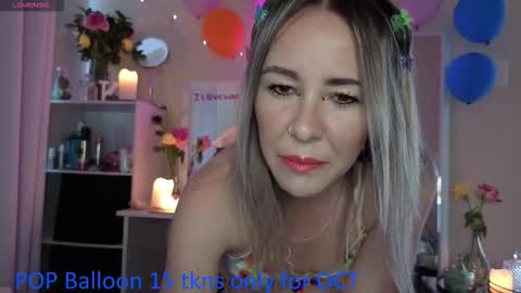 Snapshot of sugar_spice_all_things_nice chatting on 10.24.25 Sugar 4pm-8pm CAT Mon-Fri online show from 10.24.25