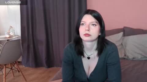 Snapshot of sugar_tomato chatting on 10.28.25 Maria online show from 10.28.25