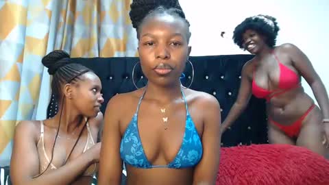 Snapshot of sugarbaby_cm chatting on 02.27.25 Sugarbaby online show from 02.27.25