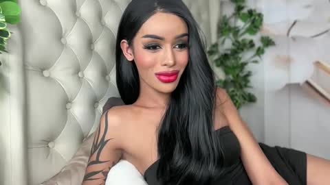 Snapshot of sugarhoneysw8 chatting on 10.13.25 Jess online show from 10.13.25