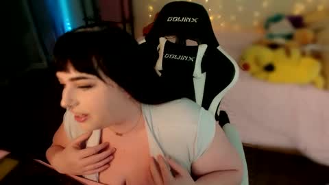 Snapshot of sugarrrbabydoll chatting on 10.02.25 Lucy Love online show from 10.02.25