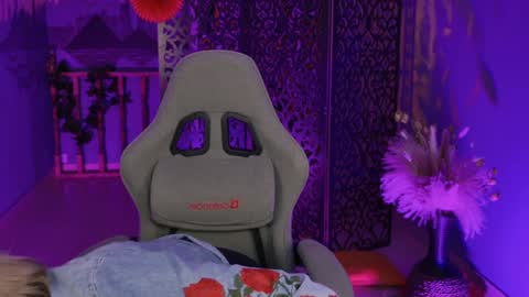 Vivien online show from 12.15.24