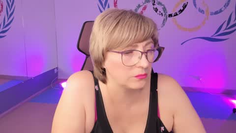 Vivien online show from 12.21.24