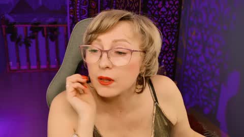 Vivien online show from 01.23.25