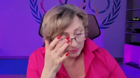 Vivien online show from 02.08.25