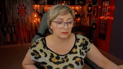 Vivien online show from 02.15.25