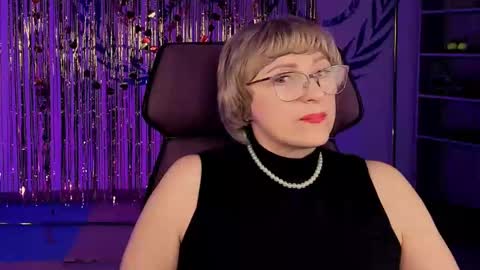 Vivien online show from 02.22.25