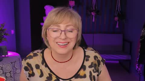 Vivien online show from 03.12.25