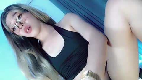 LoveSugar online show from 11.26.25